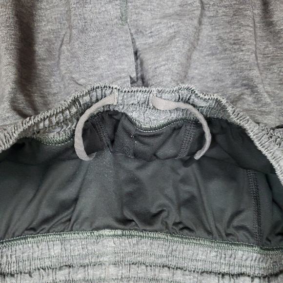 Lululemon Shorts Mens Medium Running Athletic Gray Lined Drawstring Gym Workout - Picture 4 of 12